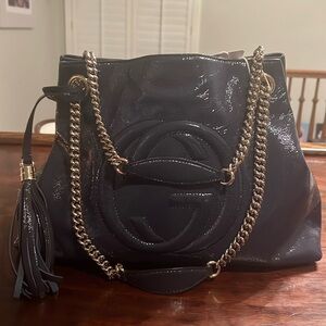 GUCCI Patent Leather SoHo Chain Bag Navy